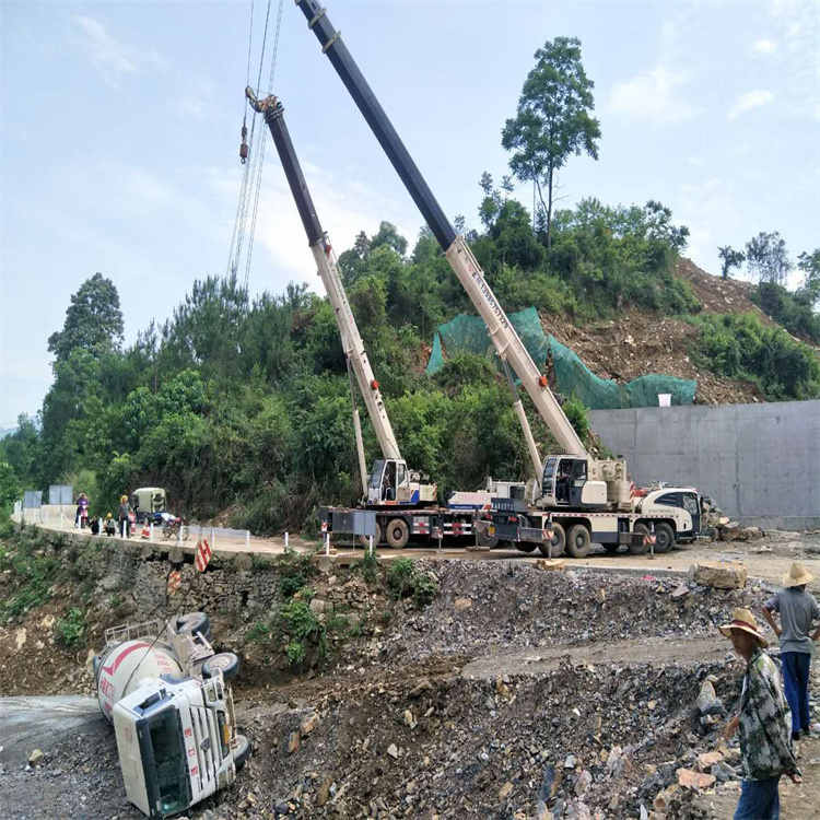 古田县汽车掉沟里叫吊车救援要多少钱